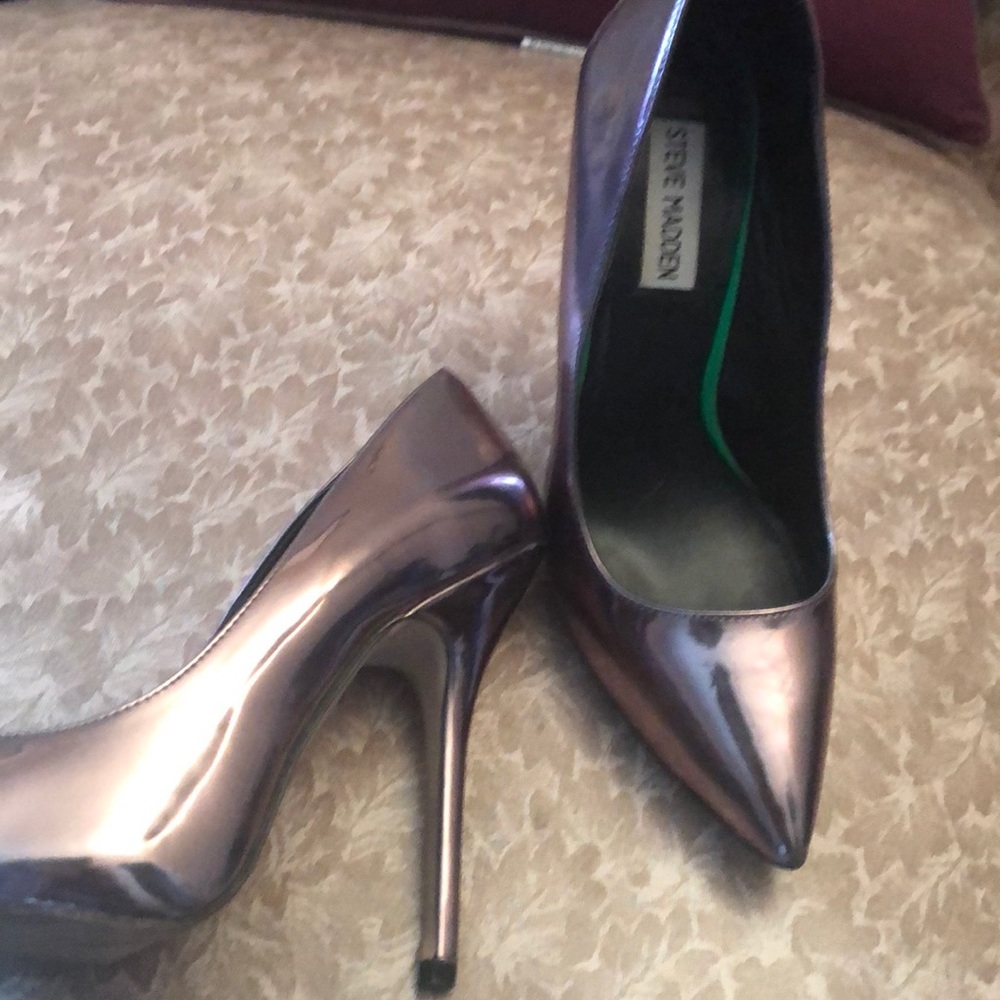 Steve Madden pump